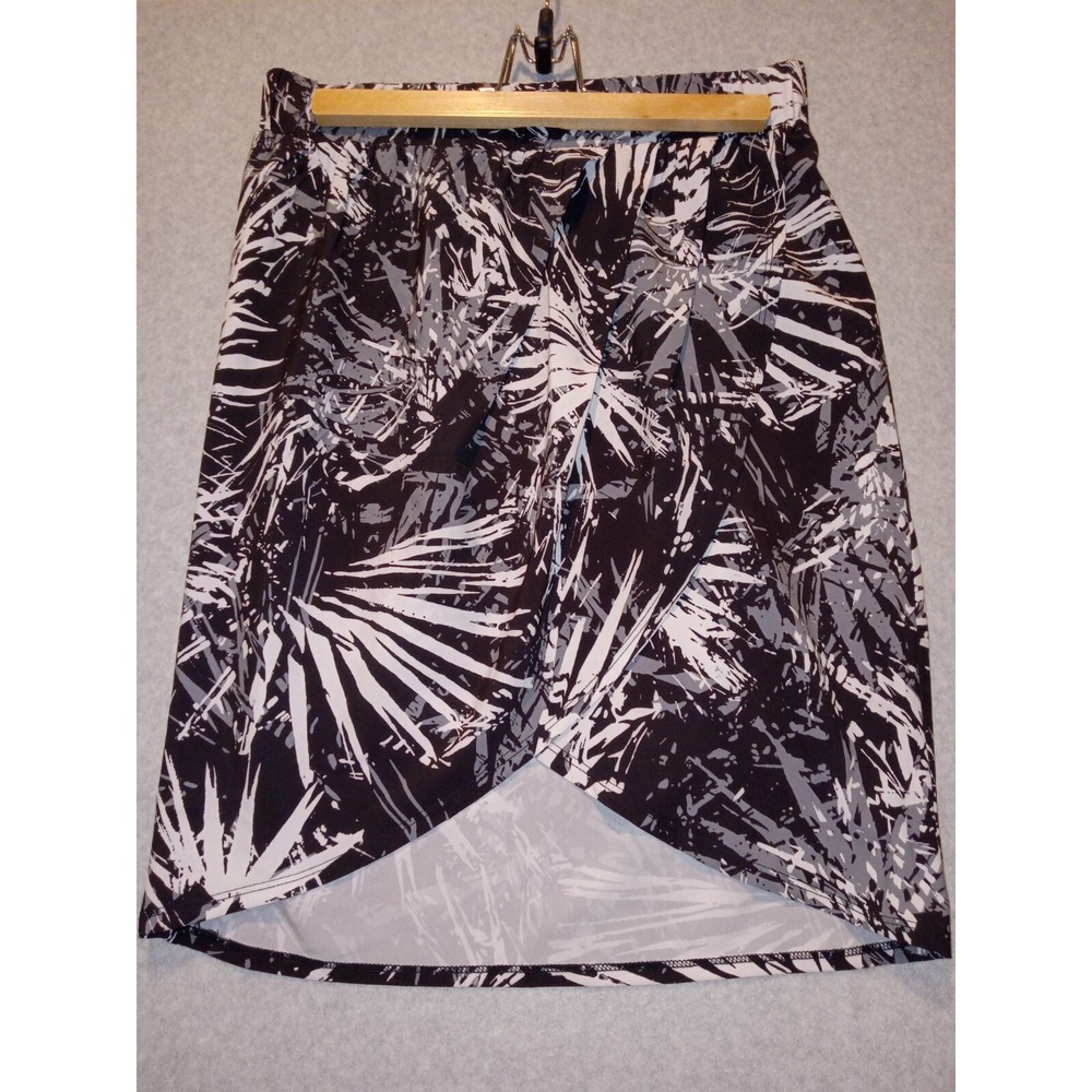 NEW Fabletics Clarissa Skirt Women's S 4-6 Elevated Ease Black White Tropical